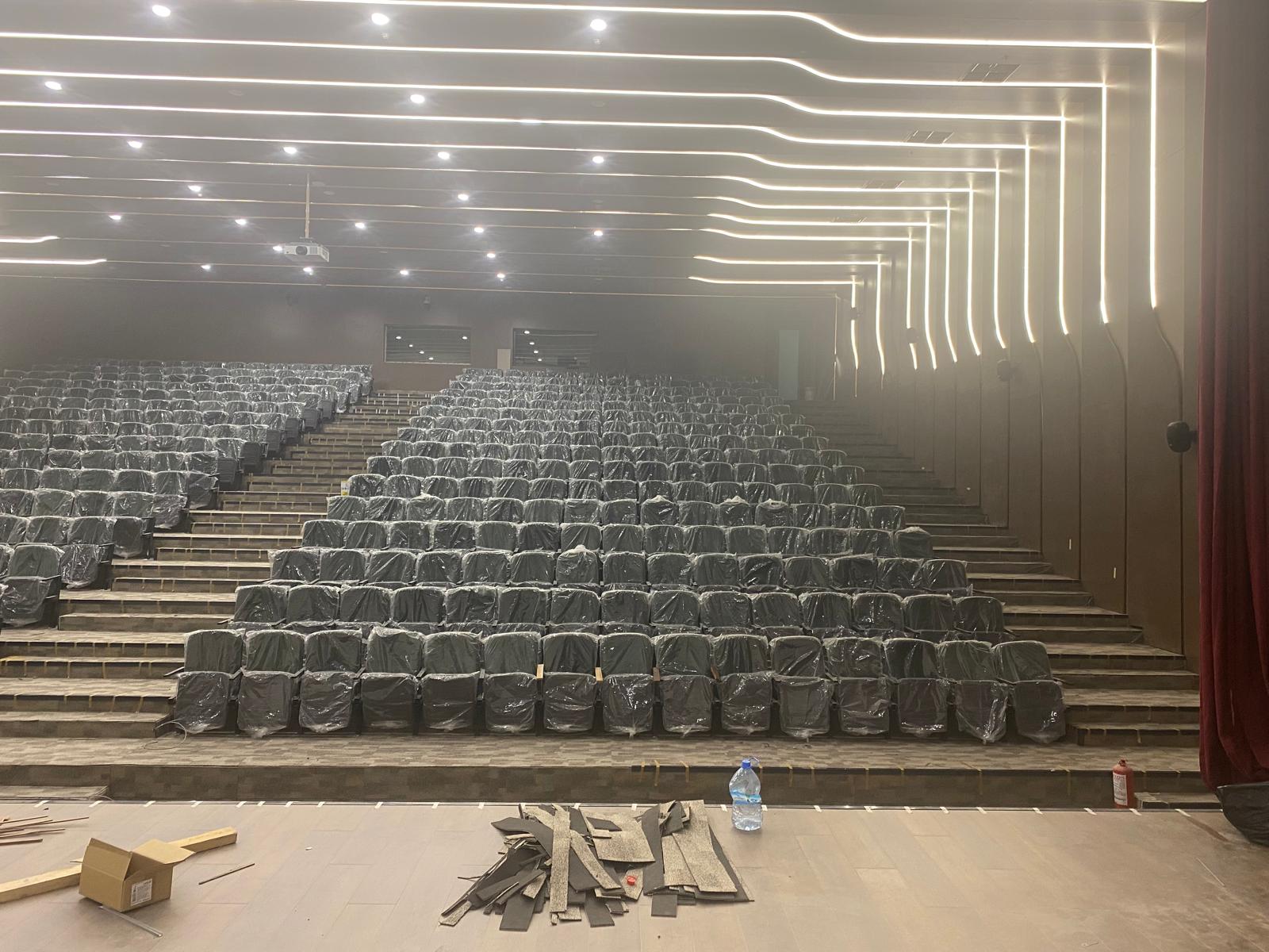Afyon Üniversitesi Sağlık Bilimleri Konferans Salonu - Star Hall Koltuk Referans