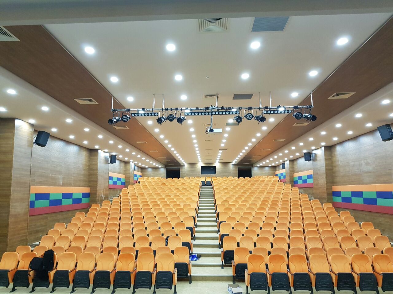 sld1 - Konferans Koltuğu | Star Hall Koltuk